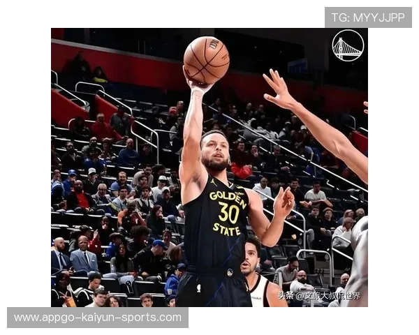 勇士库里绕掩护,远投一箭穿心